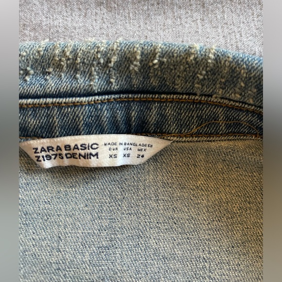 Zara denim jacket. Size XS - Picture 3 of 5